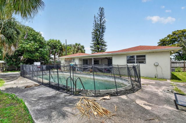 1660 40th Street, West Palm Beach, FL 33407