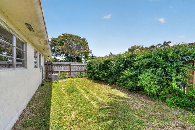 1660 40th Street, West Palm Beach, FL 33407