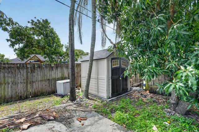 1660 40th Street, West Palm Beach, FL 33407