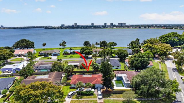 1660 40th Street, West Palm Beach, FL 33407