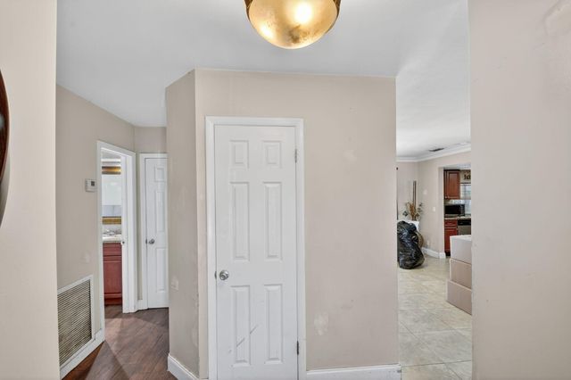 1660 40th Street, West Palm Beach, FL 33407