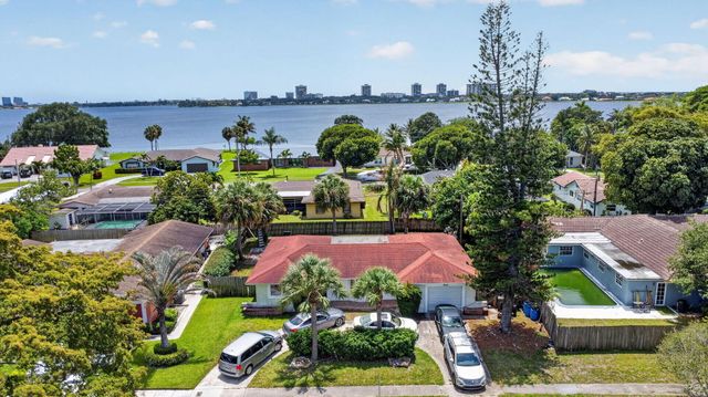 1660 40th Street, West Palm Beach, FL 33407