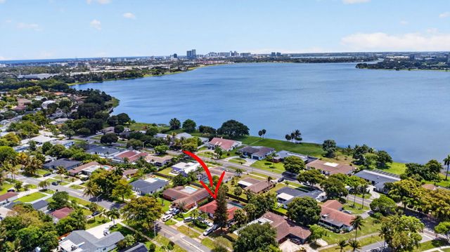 1660 40th Street, West Palm Beach, FL 33407