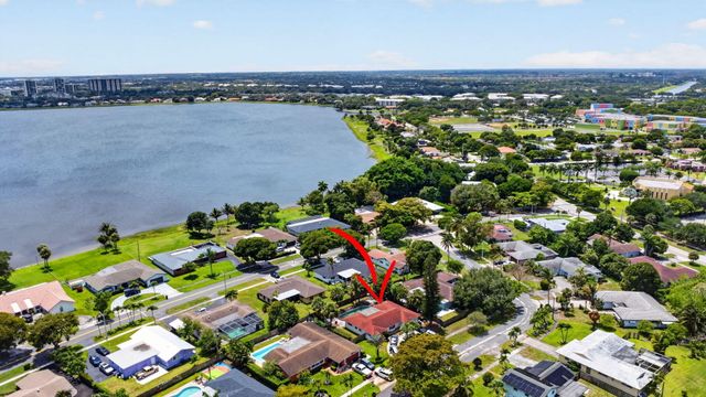 1660 40th Street, West Palm Beach, FL 33407