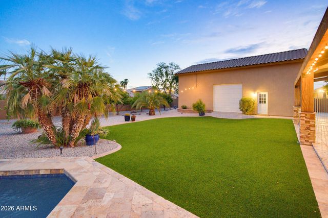 4613 W DESERT HOLLOW Drive, Phoenix, AZ 85083