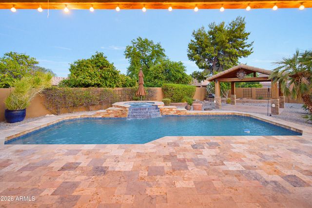 4613 W DESERT HOLLOW Drive, Phoenix, AZ 85083