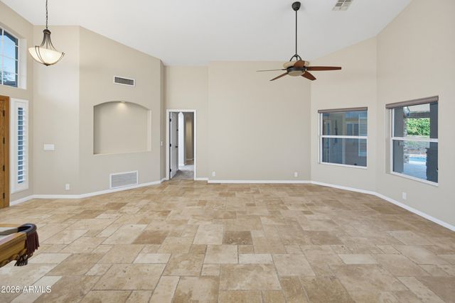 4613 W DESERT HOLLOW Drive, Phoenix, AZ 85083