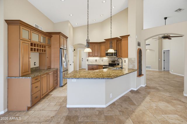 4613 W DESERT HOLLOW Drive, Phoenix, AZ 85083