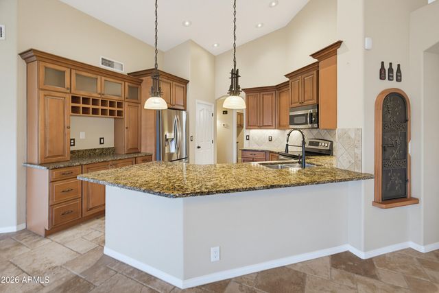 4613 W DESERT HOLLOW Drive, Phoenix, AZ 85083