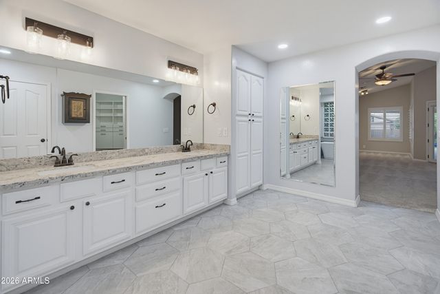 4613 W DESERT HOLLOW Drive, Phoenix, AZ 85083