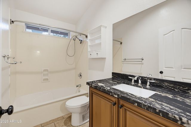 4613 W DESERT HOLLOW Drive, Phoenix, AZ 85083