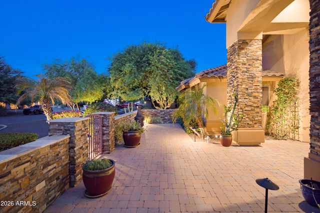 4613 W DESERT HOLLOW Drive, Phoenix, AZ 85083