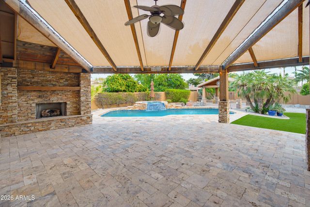 4613 W DESERT HOLLOW Drive, Phoenix, AZ 85083