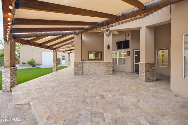 4613 W DESERT HOLLOW Drive, Phoenix, AZ 85083