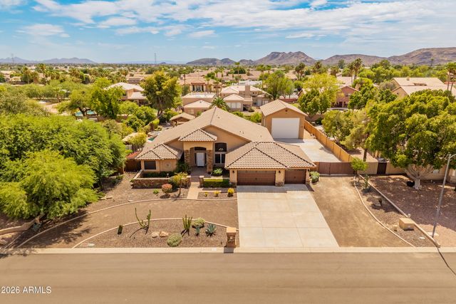 4613 W DESERT HOLLOW Drive, Phoenix, AZ 85083