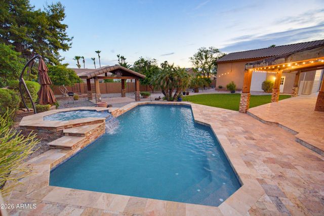4613 W DESERT HOLLOW Drive, Phoenix, AZ 85083