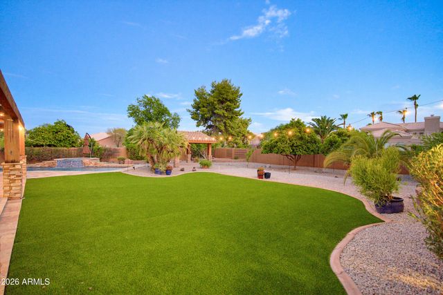 4613 W DESERT HOLLOW Drive, Phoenix, AZ 85083