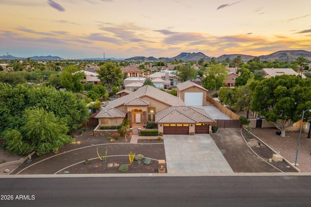 4613 W DESERT HOLLOW Drive, Phoenix, AZ 85083