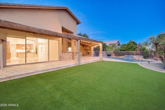 4613 W DESERT HOLLOW Drive, Phoenix, AZ 85083