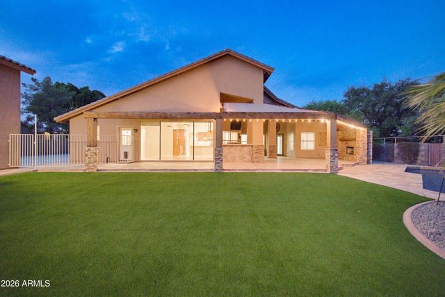 4613 W DESERT HOLLOW Drive, Phoenix, AZ 85083