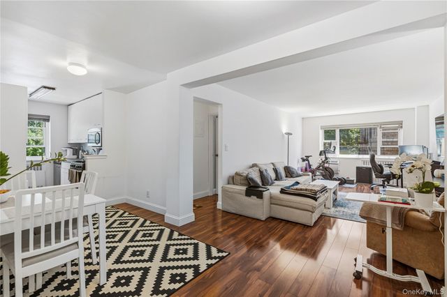 111 E Hartsdale Avenue 3F, Hartsdale, NY 10530