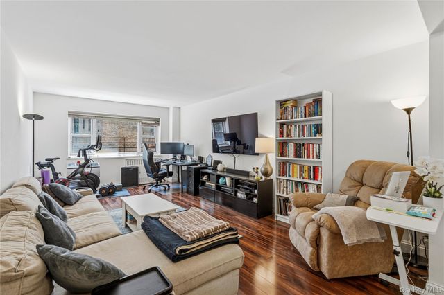 111 E Hartsdale Avenue 3F, Hartsdale, NY 10530