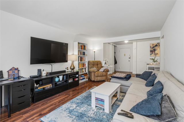 111 E Hartsdale Avenue 3F, Hartsdale, NY 10530