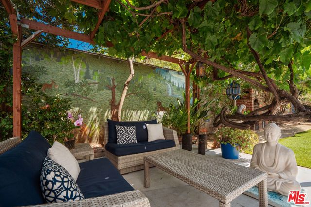 4931 Coolidge Avenue, Los Angeles, CA 90230