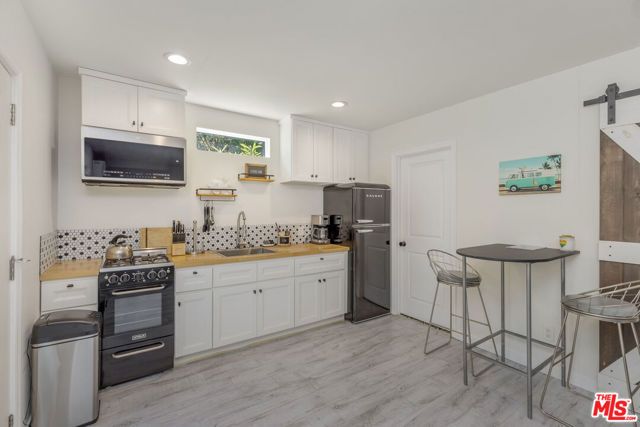 4931 Coolidge Avenue, Los Angeles, CA 90230