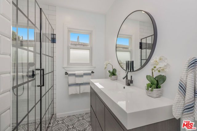 4931 Coolidge Avenue, Los Angeles, CA 90230