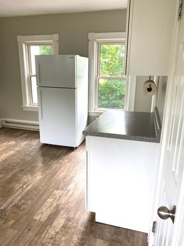 95 Hall Avenue, Henniker, NH 03242