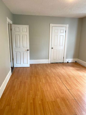 95 Hall Avenue, Henniker, NH 03242