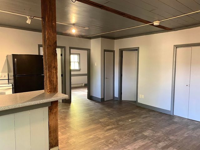 95 Hall Avenue, Henniker, NH 03242