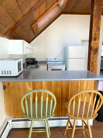 95 Hall Avenue, Henniker, NH 03242