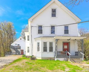 95 Hall Avenue, Henniker, NH 03242
