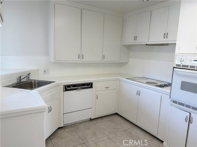 9822 Joyzelle Dr, Garden Grove, CA 92841