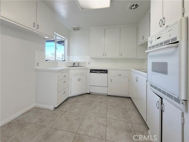 9822 Joyzelle Dr, Garden Grove, CA 92841