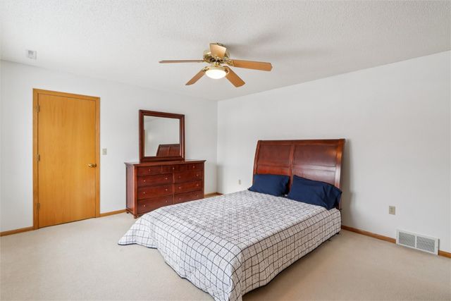 1226 Prairieview Drive NE, Cedar Rapids, IA 52402