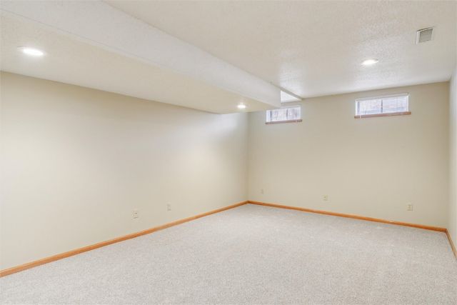 1226 Prairieview Drive NE, Cedar Rapids, IA 52402