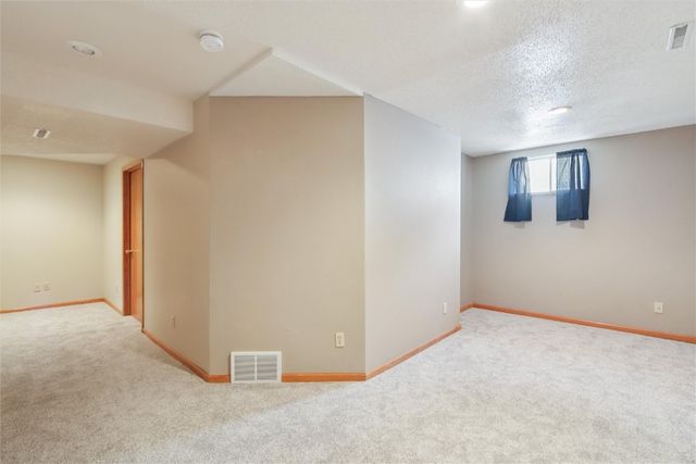 1226 Prairieview Drive NE, Cedar Rapids, IA 52402