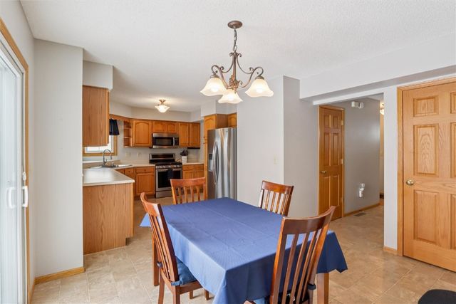 1226 Prairieview Drive NE, Cedar Rapids, IA 52402