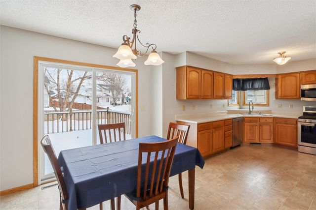 1226 Prairieview Drive NE, Cedar Rapids, IA 52402