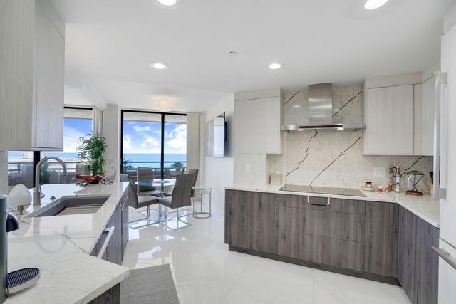 3560 S Ocean Boulevard Ph4, South Palm Beach, FL 33480