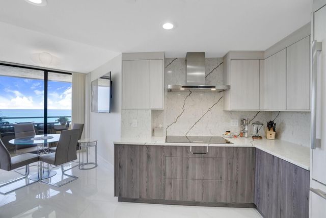 3560 S Ocean Boulevard Ph4, South Palm Beach, FL 33480