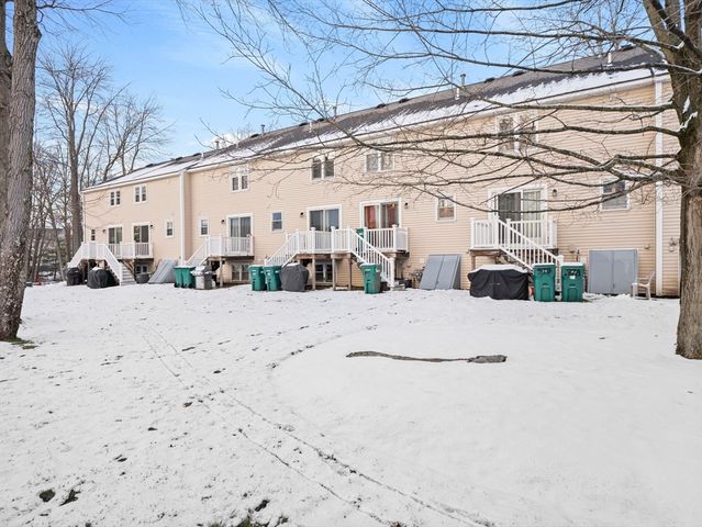 20 Woodland Dr 379, Lowell, MA 01852