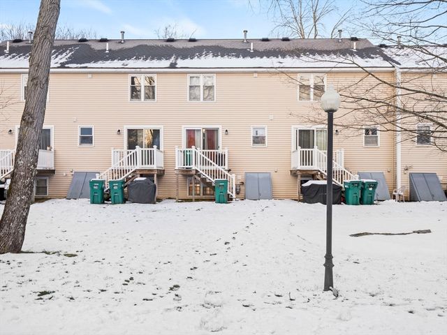20 Woodland Dr 379, Lowell, MA 01852