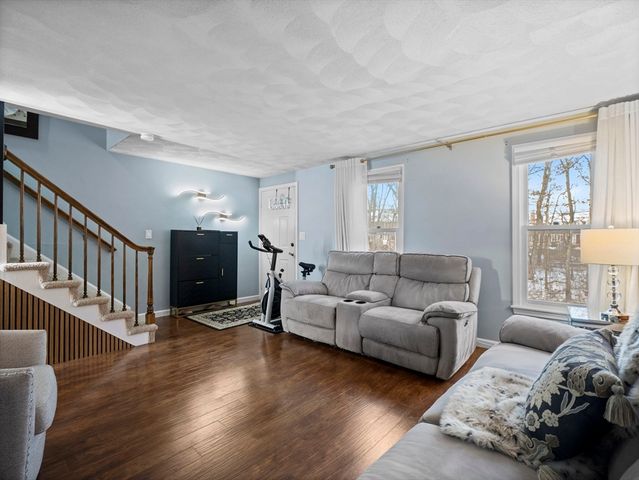 20 Woodland Dr 379, Lowell, MA 01852