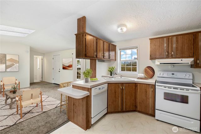 571 N Forrest Street, Westport, WA 98595