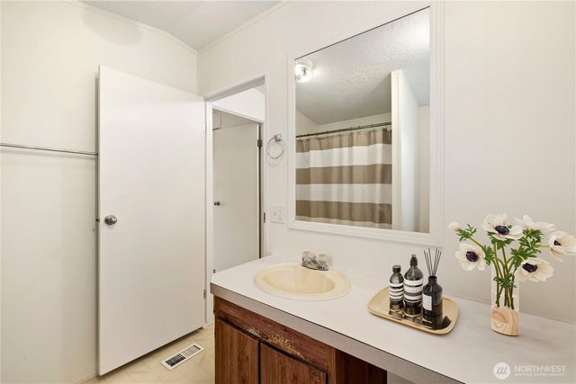 571 N Forrest Street, Westport, WA 98595