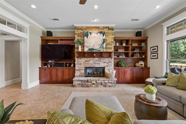 206 Rodeo Drive, Azle, TX 76020